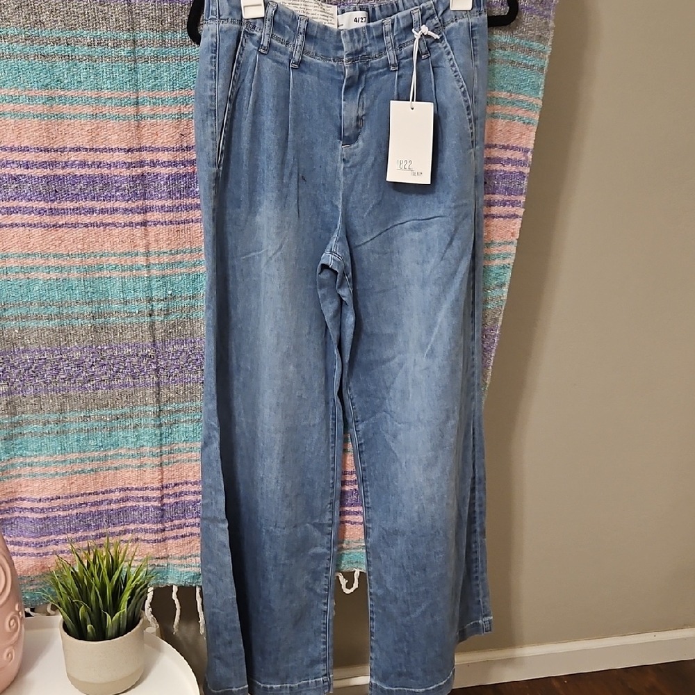 1822 Denim Chambray Wide Leg High Rise Denim Jeans